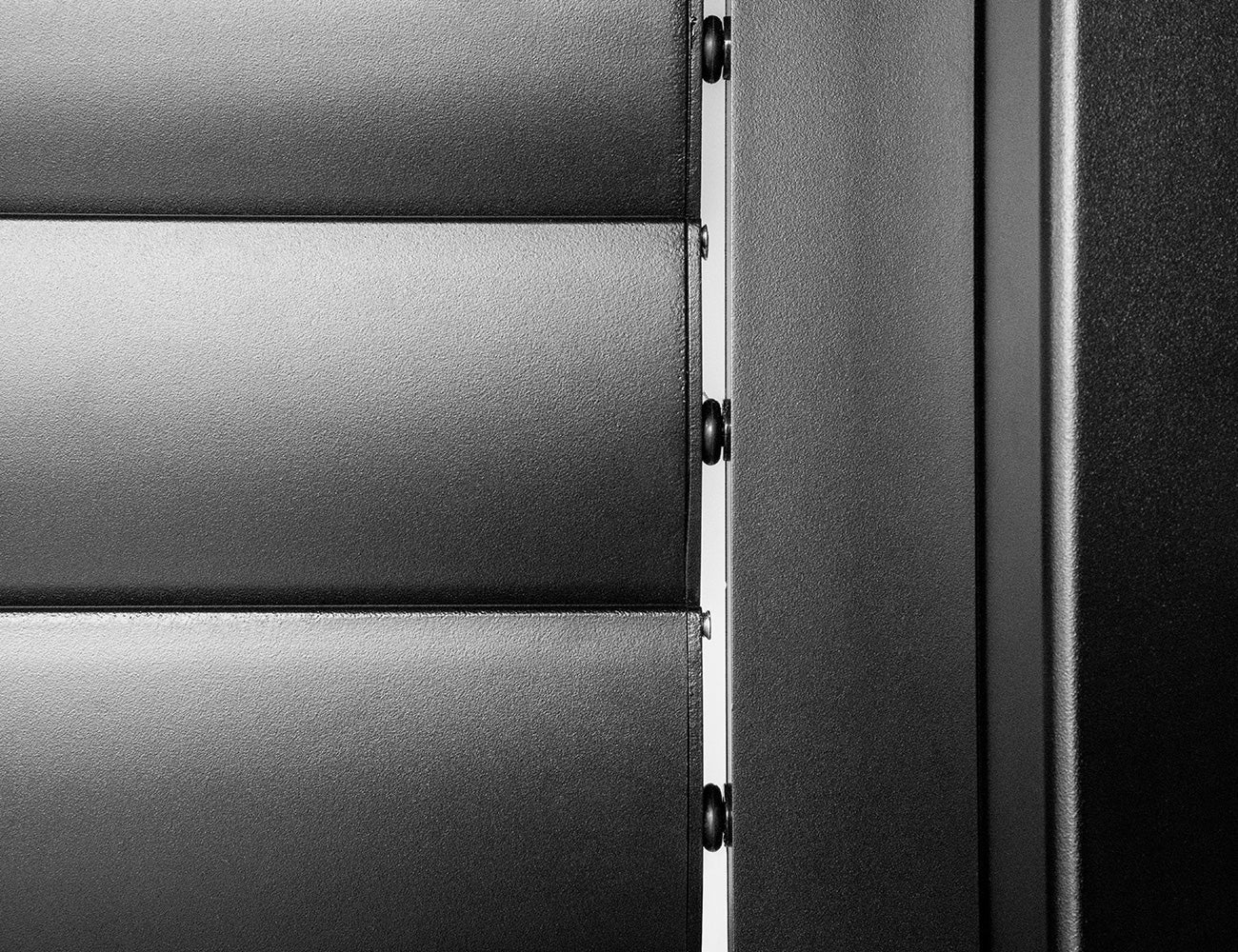 Waihi & Hahei Aluminium Pergola Shutter Wall - 0.93m Color: Charcoal