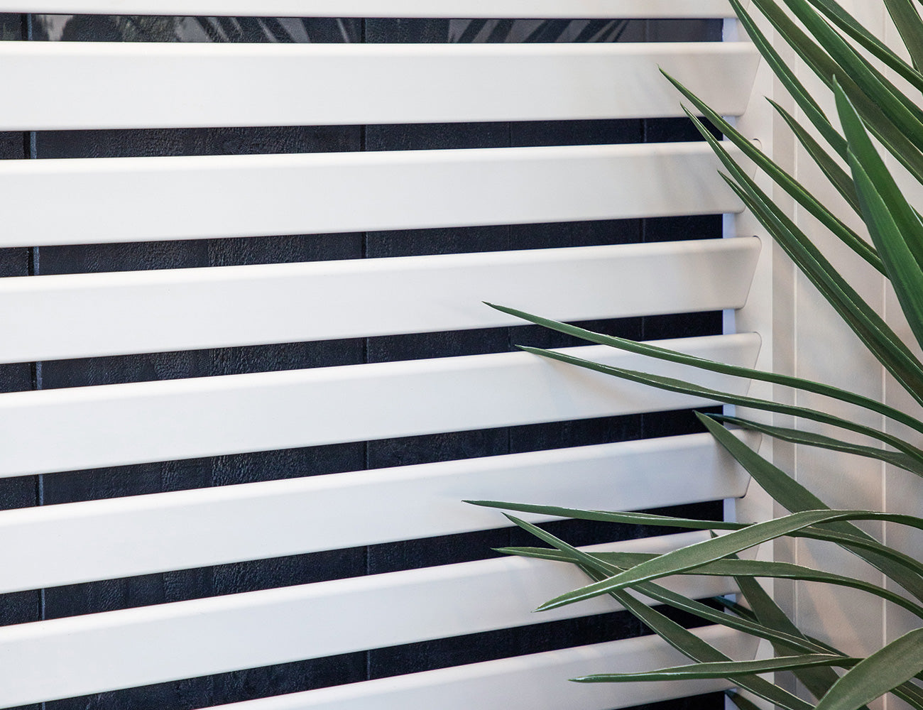 Shutter Sliding Door for Tasman Wall Mounted Pergola Size: 2.255m Colour: White